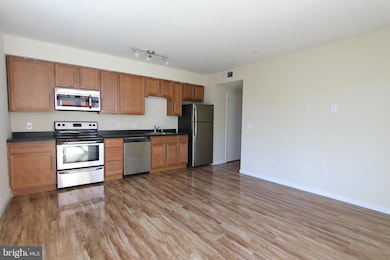 525 E Armstrong St unit 310, Philadelphia, PA 19144 - photo 3