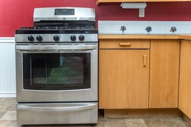 10 Thayer St, South Deerfield, MA 01373 - photo 5