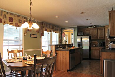 dining roomkitchen