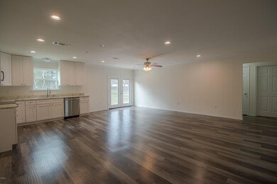 14101 Suburban Dr-103
