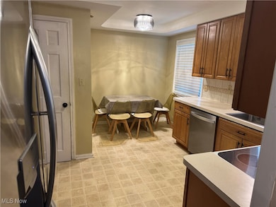 4345 Baintree Rd, Cleveland, OH 44118 - photo 5