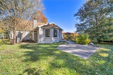 7292 Kenssington Dr, North Ridgeville, OH 44039 - photo 4