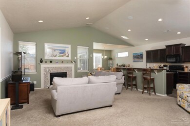 3254 SW Obsidian Ct, Redmond, OR 97756 - photo 3