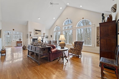 Living Room (2)