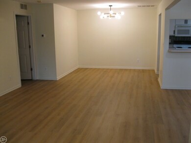 16888 Glenmoor Blvd, Macomb, MI 48044 - photo 4