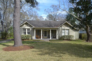Wonderful Cloverdale home featuring 3 bedrooms, 2 