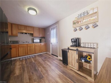 1490 Grant Ave, Coshocton, OH 43812 - photo 5