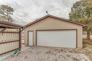 411 E Perry St, Maryville, IL 62062 - photo 3