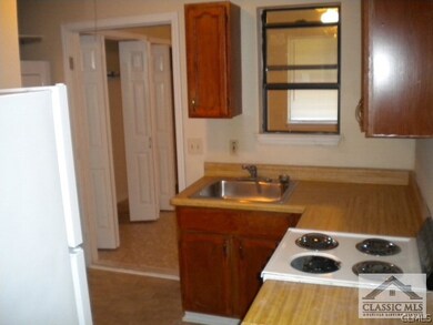 1052 Sweetwater Cir unit B, Athens, GA 30606 - photo 4