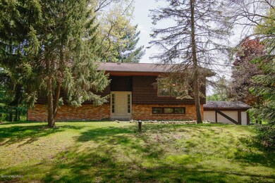 946 Charles St-102