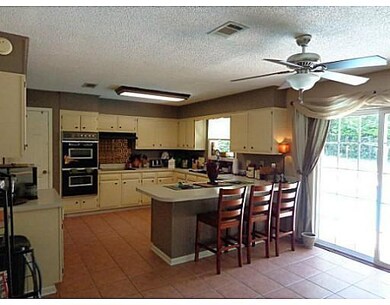 135 Hilltop Cir, Pineville, LA 71360 - photo 5