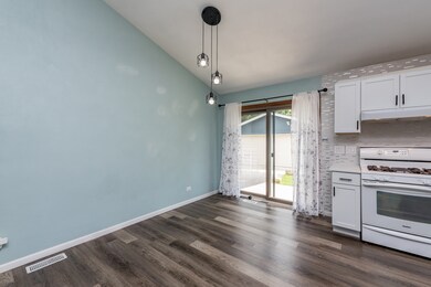 12455 W Crescent Ave, Waukegan, IL 60085 - photo 6