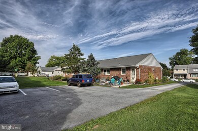 948 E Oak St, Palmyra, PA 17078 - photo 7