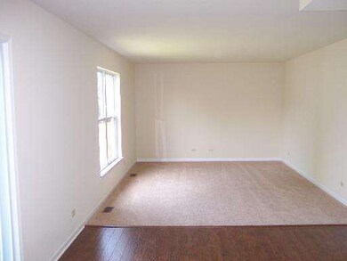 1812 Cambridge Dr unit 2, Carpentersville, IL 60110 - photo 5