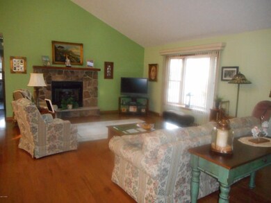 202 Canoe Brook Dr, Hawley, PA 18428 - photo 6