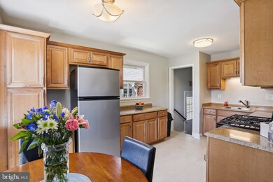 804 Woodsdale Rd, Catonsville, MD 21228 - photo 2