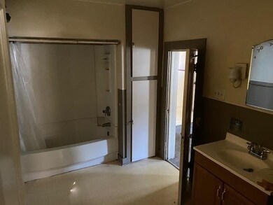 209 W Central Ave, Bluffton, IN 46714 - photo 7