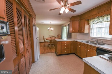 2049 N Line St unit 71, Lansdale, PA 19446 - photo 5