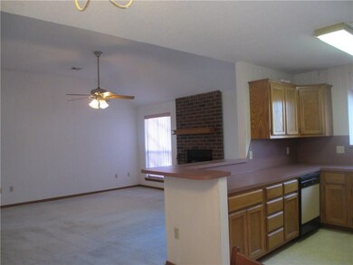 1505 NE 26th St, Moore, OK 73160 - photo 6