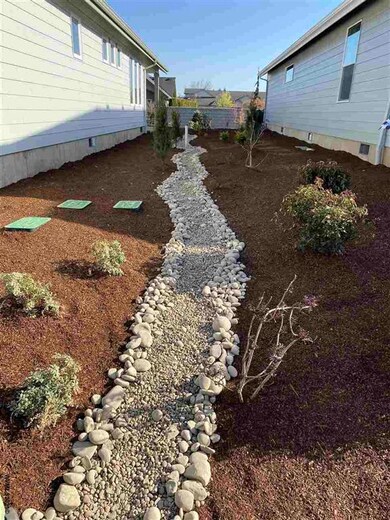 2061 SE Academy St, Dallas, OR 97338 - photo 3