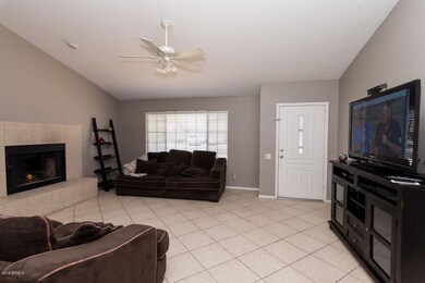 1033 W Ivyglen-25