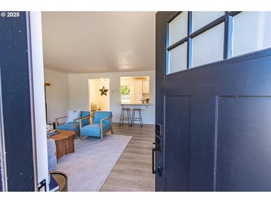 1146 Cinnamon Ave, Eugene, OR 97404 - photo 4