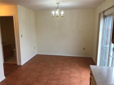 705 Bach Ct, Freemansburg, PA 18017 - photo 5