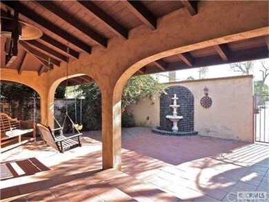 Court Yard View Front Front Door