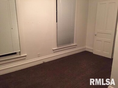 121 W 13th St, Davenport, IA 52803 - photo 4