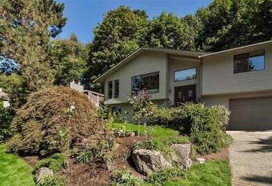 6550 81st Ave SE, Mercer Island, WA 98040 - photo 2