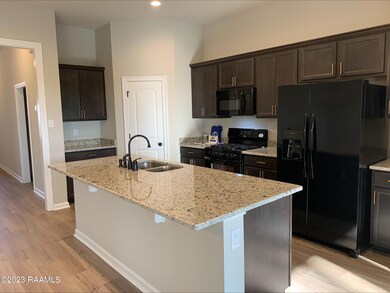 003 KITCHEN