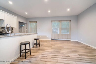 59 Four Corners Rd, Staten Island, NY 10304 - photo 7