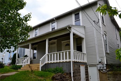 Side by Side Duplex offering a 2 bedroom 1 bath un