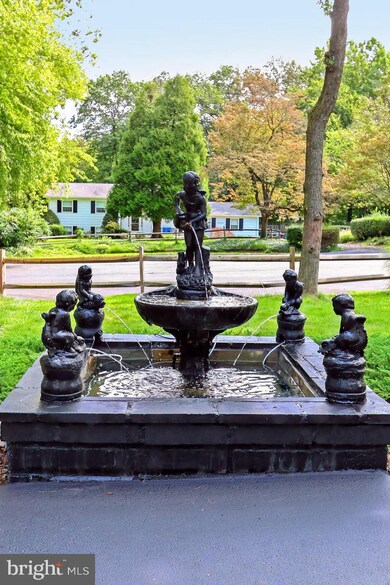 4034 Doveville Ln, Fairfax, VA 22032 - photo 6