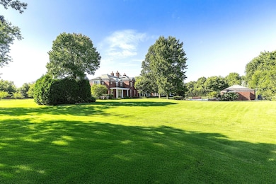 11 Dupont Ct, Greenvale, NY 11548 - photo 3