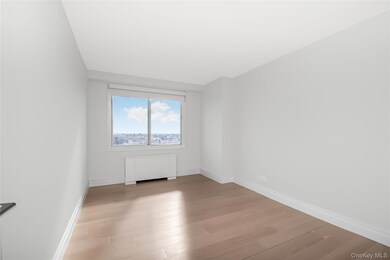 Whitehall unit 23V, Bronx, NY 10463 - photo 5