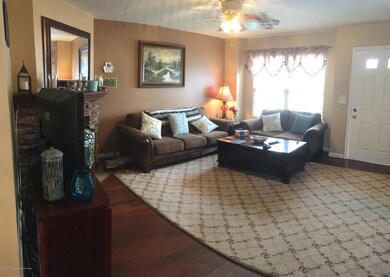 35 Horseshoe Ct, Tinton Falls, NJ 07753 - photo 4