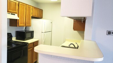Kitchen has fridge, dishwasher & microwave included