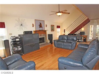 Den/Family/Great Room - Spacious 2-story family ro