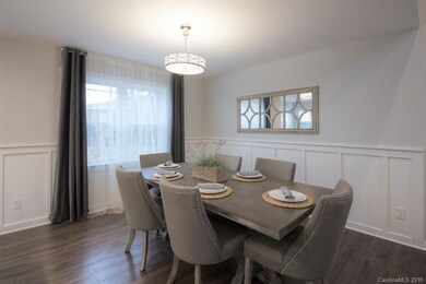 Dining area between the kitchen and living area, n