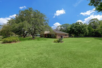 5302 Boreas Dr, Alvin, TX 77511 - photo 3
