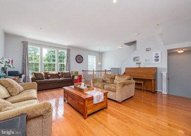 2554 Junco Ct, Odenton, MD 21113 - photo 3