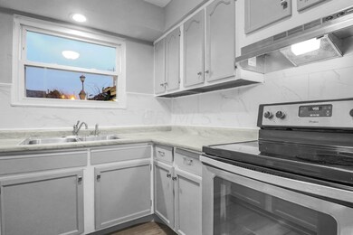 7-web-or-mls-1319-woodbrook-ln