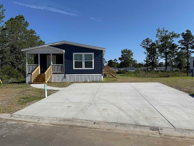Manufactured / mobile home with a porch