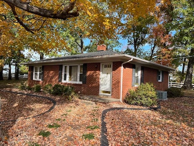 194 Jackson Ave, Scottsville, KY 42164 - photo 2