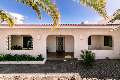 Great covered front porch