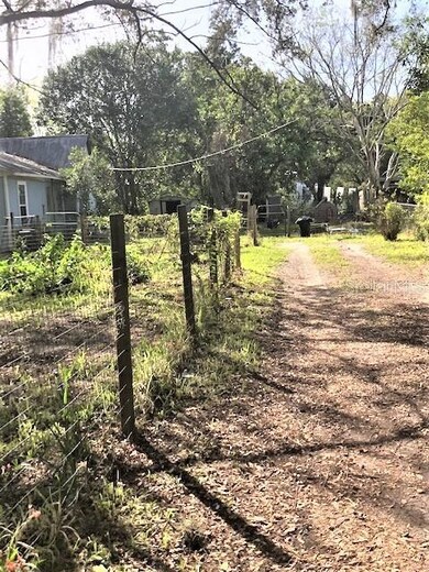 5147 Allen Rd, Zephyrhills, FL 33541 - photo 5