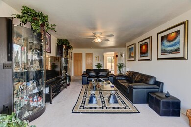 006_Living Room