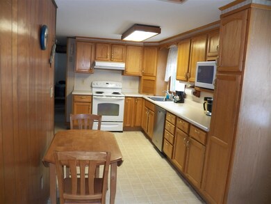 635 Park Ave, Contoocook, NH 03229 - photo 4