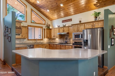 7 KITCHEN